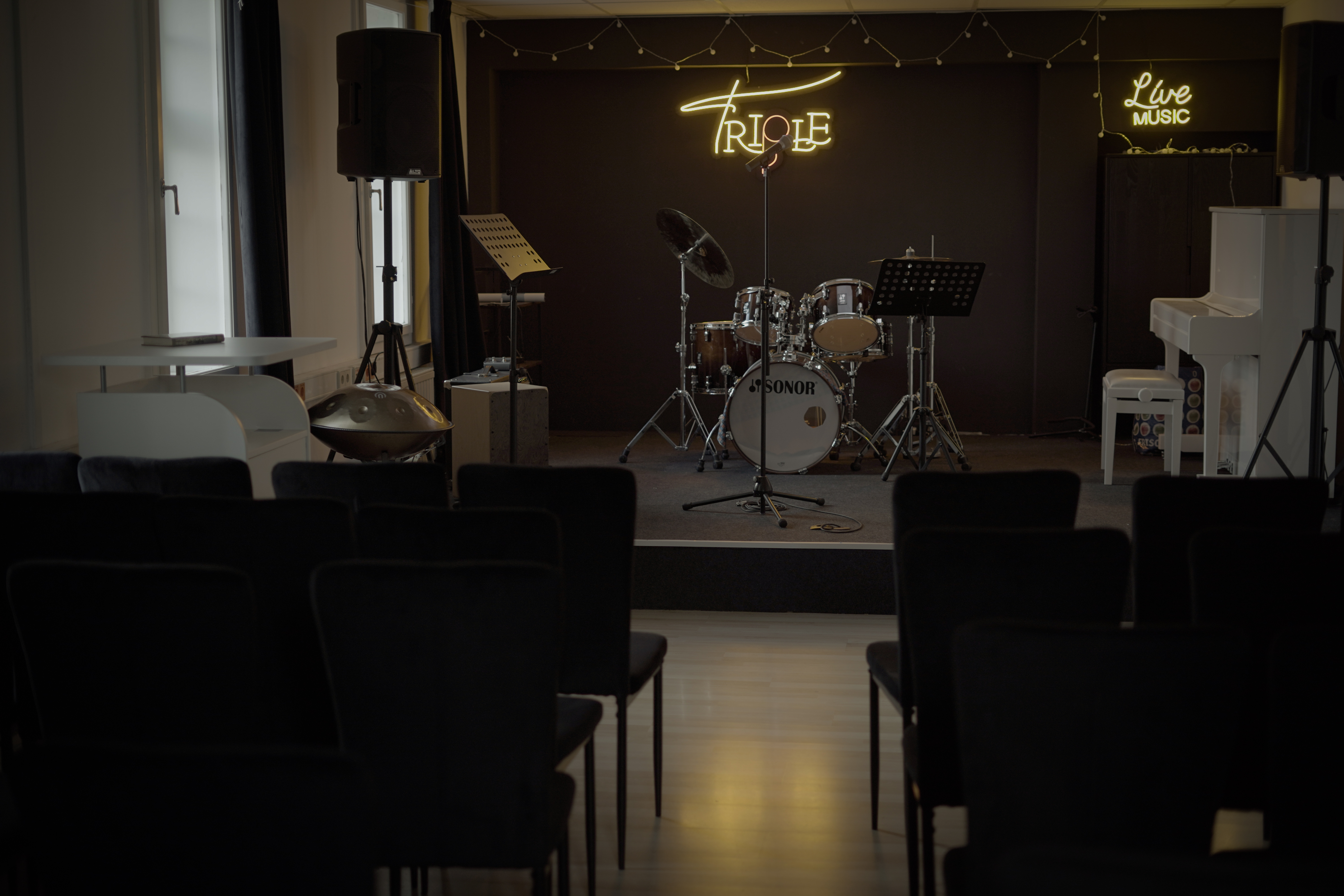 VIP HALL